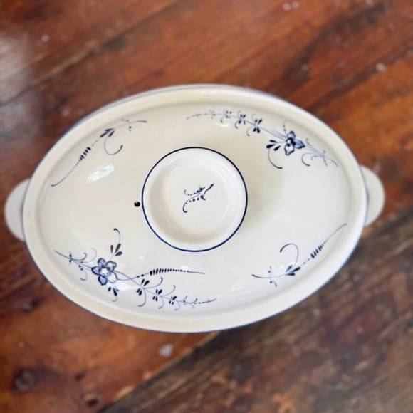 Villeroy & Boch Vieux Luxembourg Tureen
Blue Floral Casserole Dish - Picture 3 of 10